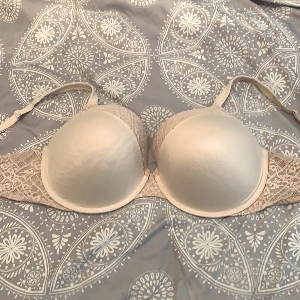 Victoria Secret Body By Victoria Perfect Shape Bra